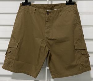 กางเกงขาสั้นคาร์โก้ของผู้ชายแบบผ้าทอลายทแยงดีไซน์ตามสั่งพร้อมกระดุมตกแต่งลายพื้นสำหรับฤดูร้อน - Product Image 5