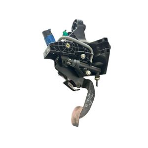PEDALE D'EMBRAYAGE RENAULT Trafic Van série R9M (14>) - Product Image 2