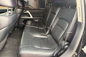 Toyota Land Cruiser 2013 d'occasion, moteur V8 5,7 litres, 4x4 permanent, différentiel central verrouillable, modifications tout-terrain - Product Image 5