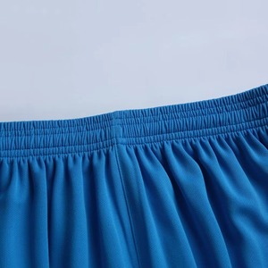 Fabrication en usine, uniforme de football personnalisé avec logo, dernier design, 100% polyester, léger et antibactérien - Product Image 5