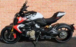 NUEVAS Motocicletas <span class=keywords><strong>Ducati</strong></span> <span class=keywords><strong>Diavel</strong></span> <span class=keywords><strong>V4</strong></span> RS 2026 - Product Image 3