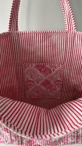 Fait à la main pour rose Shell imprimé sac fourre-tout en coton matelassé grand sac à bandoulière avec fermeture ouverte pour le voyage - Product Image 3