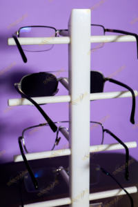 ชั้นวางแว่นตาแบบ3ชั้นชั้นชั้นวางบนโต๊ะเคลือบสีขาวเหมือนหินนมสีขาวแบบดั้งเดิมปรับแต่งได้ - Product Image 6