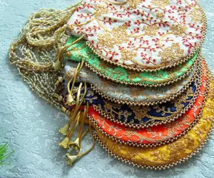 Indische ethnische Potli Tasche Designer Seide bestickte Perle Griff Geldbörse Frauen Rückkehr Geschenk Hochzeits bevorzugung Kordel zug Beutel