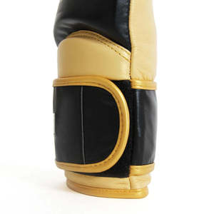 Gants de boxe en cuir artificiel personnalisés avec sangle de poignet réglable pour la fermeture, rembourrage en mousse protectrice - Gants en cuir PU de qualité supérieure - Product Image 3