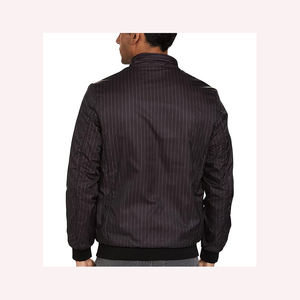 Veste de luxe en polyester-coton pour hommes Veste confortable légère chaude et respirante en polyester-coton élégante pour l'extérieur - Product Image 3