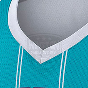 Maillot de basket-ball avec logo personnalisé de haute qualité, design respirant avec nom et numéro personnels - Product Image 3