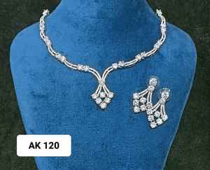 Conjunto de collar y pendientes de diamantes americanos de latón de diseño moderno para mujer, perfecto para fiestas, bodas, aniversarios - Product Image 3