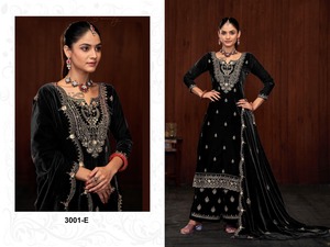 Costume Salwar Kameez en velours d'hiver de style fantaisie avec paillettes Design pakistanais pour les fêtes et les mariages - Product Image 5