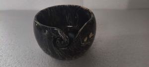 Bol à laine en bois fait main marbré, conçu pour les tricoteuses, élégant, fonctionnel, unique, passe au lave-vaisselle, style américain - Product Image 4