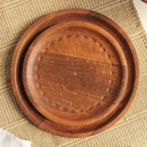 Assiettes en bois écologiques avec des tailles et des nuances de bois personnalisées Style classique Vaisselle ronde polie par Crescent Crafts - Product Image 4