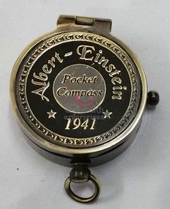 Bussola Tascabile Decorativa in Ottone Ispirata a Einstein del 1941, Regalo da Collezione in Stile Antico per Escursioni all'Aperto - Product Image 3