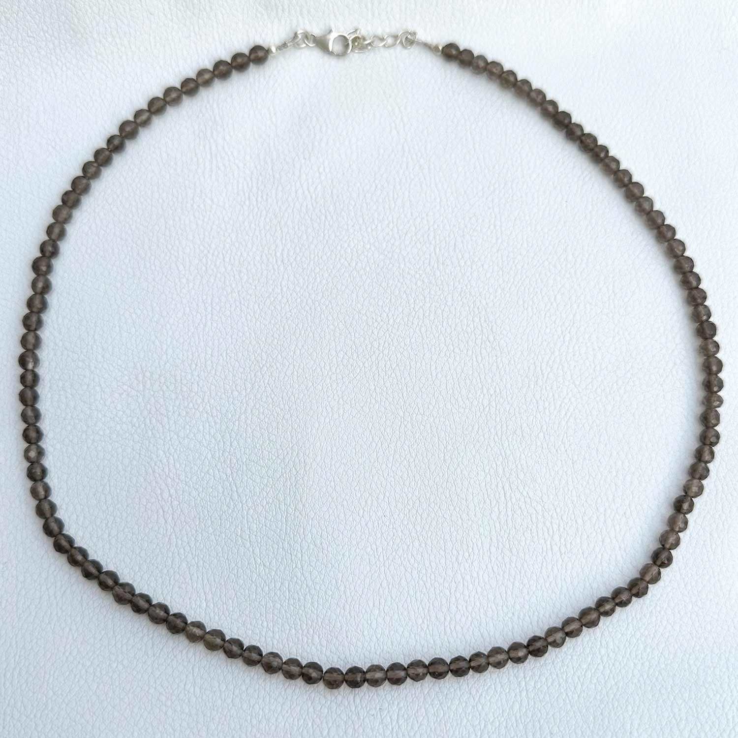 สีน้ำตาล