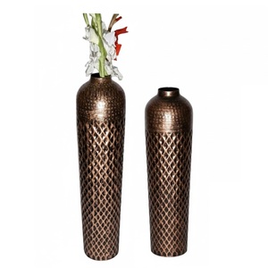Handmade Metal Table <b>Vase</b> <b>Set</b> <b>Of</b> <b>3</b> With Hammered Texture And Copper Finish Decorative Tabletop Flower <b>Vase</b> At Wholesaler Price - Product Image 3