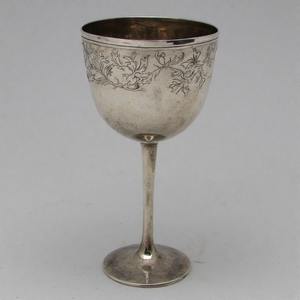 PureVineCup Divine Grace Calice à vin en métal orné Gobelet à finition antique traditionnelle pour les rituels religieux et les autels d'église - Product Image 4