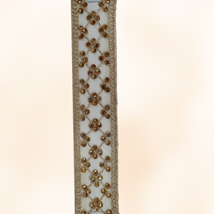 Chất lượng cao 9 MTR. Ren sang trọng trên lưới bướm với chuỗi hoa văn thêu đầy màu sắc được sản xuất tại Ấn Độ - Product Image 4