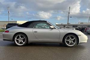 Porsche 911 Carrera Cabriolet 2002 d'occasion, boîte manuelle 6 vitesses, pack technique avancé, hardtop d'origine inclus - Product Image 2