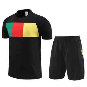 Ensemble de maillots et de shorts de football uniformes de football personnalisés fabricant de kits d'équipe OEM vêtements de sport pour hommes, femmes et jeunes - Product Image 3