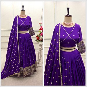 Beau dernier fil de tissu de soie de cinon pur avec séquence Lehenga Choli avec Dupatta - Product Image 3