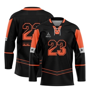 Uniforme de hockey sur glace noir et orange avec manches longues cousues numéro 23 détail de manches étoile audacieuse et conception de cou à lacets - Product Image 1