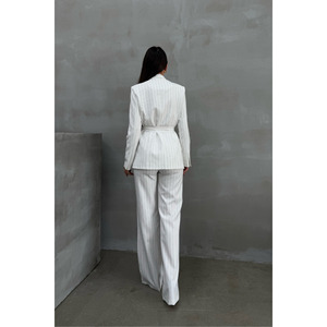 Completo da donna in due pezzi giacca e pantaloni con cintura a righe - Product Image 5