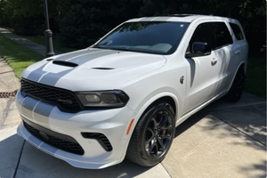PRÊT À CONDUIRE - VÉHICULE D'OCCASION À VOLANT À GAUCHE |   Conduite à droite |   2021 DODGE DURANGO SRT HELLCAT - Product Image 2