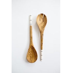 Ensemble de cuillères et de fourchettes à salade en bois au design incroyable avec manche noir design pour table à manger - Product Image 6