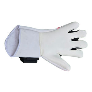 Gants de gardien de but d'entraînement de football de sport de logo propre personnalisables de haute qualité des gants de gardien de but en cuir du Pakistan - Product Image 2