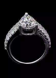 Bague de fiançailles en or blanc 14 carats 2CTW VS1 coupe poire diamant de laboratoire bague d'anniversaire unique pour ses bijoux fins - Product Image 3