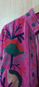 Chaqueta corta de terciopelo bohemio con bordado floral Suzani, abrigo corto Suzani, abrigo floral corto - Product Image 4