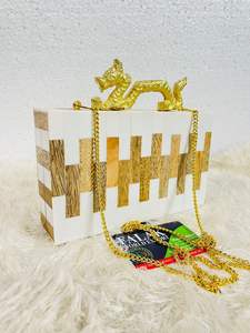 Élégant en bois résine femmes pochette abordable soirée sac à main pour les mariages et les fêtes à la mode fabriqués à la main en bois résine pochette FWE - Product Image 5