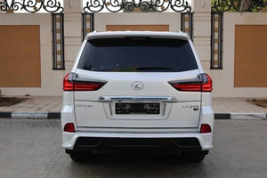 รถยนต์มือสอง Lexus LX 570 Sport ปี 2021 เครื่องยนต์ 4.5L Turbo ขับเคลื่อน 4 ล้อ SUV เกียร์อัตโนมัติ หลังคาซันรูฟ เบาะหนังสีเข้ม 6 ที่นั่ง ระยะทาง 24000 กม. ไฟ LED 360 องศา มาตรฐานยูโร 6 น้ำมันเบนซิน - Product Image 4