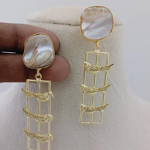 Conjunto de pendientes de gota de aviario dorado Fusion moderno, diseño personalizado de latón pesado, joyería de moda única, rodio de imitación para mujer - Product Image 1