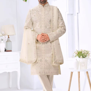 Sherwani de luxe en polyester pour homme, couleur unie, design traditionnel pour les mariages indiens et les tenues de marié en été - Product Image 1