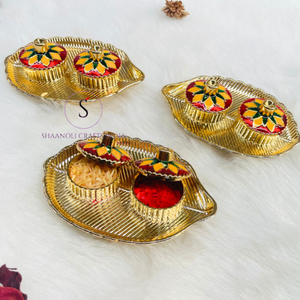 Nuevo diseñador Bpaan Shape Platter Kumkum, Chawal Thali's Beautiful Designer Gold Plated Thali's para bodas, Puja, festivales - Product Image 6