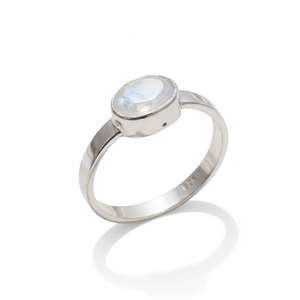 Superbe bague de bijoux de mode en pierre de lune en argent sterling 925 avec un look élégant et un design classique - Product Image 1