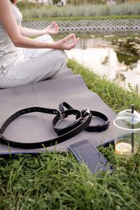 Couverture d'extérieur avec sangle en cuir pour le camping parfaite pour les pique-niques, les plages, ceinture de transport en cuir de qualité supérieure pour porte-couverture - Product Image 6