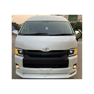 Toyotai Hiace Crew van à vendre avec des sièges supplémentaires et un espace de rangement pour l'équipe de travail - Product Image 6