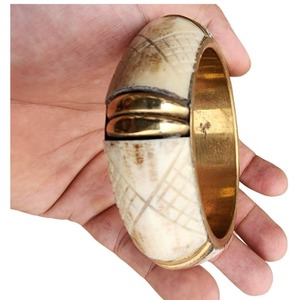 สร้อยข้อมือแฟชั่นกระดูกแนววินเทจของผู้หญิงทำโลโก้ทำมือกำไลข้อมือเครื่องประดับขัดเงาคุณภาพดีที่สุด - Product Image 6