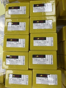APLUS FST-40-1500, acier de haute qualité, série F, tige plate et lisse, 1,8 mm, longueur 40 mm, boîte de 1500 pièces, garantie 1 an pour le fer et le béton - Product Image 2