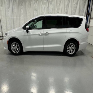 Chrysler Pacifica Touring L 2023 USADO EN EXCELENTES CONDICIONES - Product Image 2