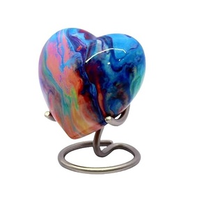 Urna de cremación de recuerdo en forma de corazón única para cenizas humanas hecha a mano en latón y urna de entierro de recuerdo grabada a mano en casa - Product Image 4