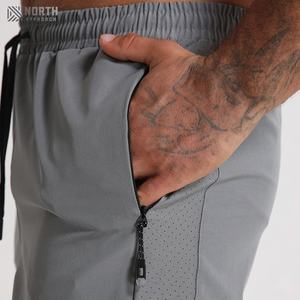 Shorts de sport élastiques pour hommes, respirants, décontractés, streetwear, avec motif uni, entraînement décontracté et entraînement en gros pour hommes - Product Image 2