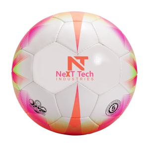 Tech Industries Ballon d'entraînement de football Matériau PU à des fins d'entraînement avec un design personnalisé et un logo personnalisé - Product Image 1