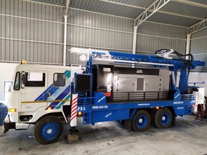 Meilleure vente de foreuse entièrement hydraulique montée sur camion 450m perceuse de puits d'eau de haute qualité au prix - Product Image 3