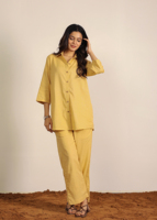 Ensemble deux pièces en lin beige chemise surdimensionnée en coton-lin pantalon à jambes larges décor de boutons ensemble chemise et pantalon Indo Western naturel