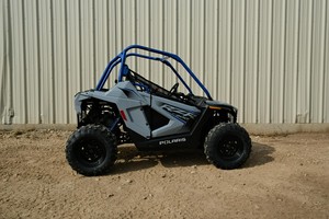 รถอเนกประสงค์ PO-LA-RIS RZR 200 EFI รุ่นใหม่ สำหรับ 2 ที่นั่ง สำหรับผู้ใหญ่ เครื่องยนต์ 4 จังหวะ ขับเคลื่อน 4 ล้อ เป็นมิตรกับสิ่งแวดล้อม ทนทาน ใช้งานได้ทุกฤดู แข็งแรงสูง - Product Image 3
