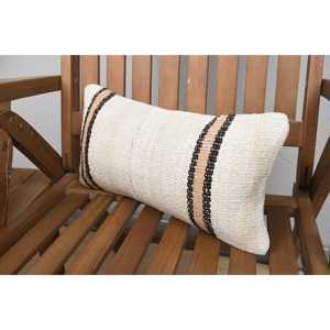 Oreiller en laine Kilim beige Oreiller d'accent de luxe de 8x16 pouces avec motif floral vintage Technique tissée Portable pour la literie de canapé - Product Image 3