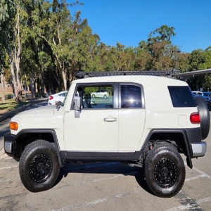 รถยนต์โตโยต้า เอฟเจ ครุยเซอร์ ปี 2014 สภาพใหม่เอี่ยม - Product Image 1