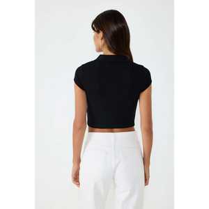 Camiseta con adornos de piedras - Product Image 5